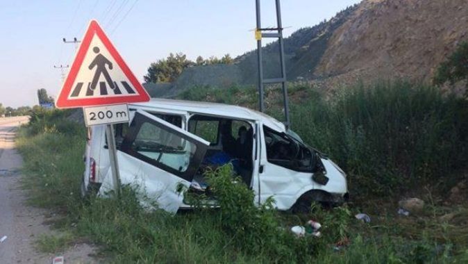 Amasya’da minibüs kazası: 10 yaralı