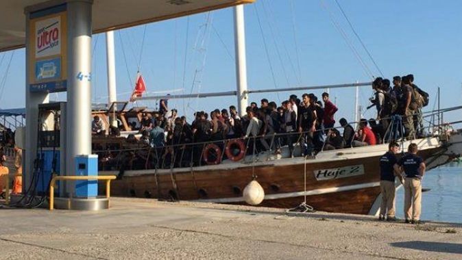 Antalya&#039;da denizde 194 kaçak yakalandı
