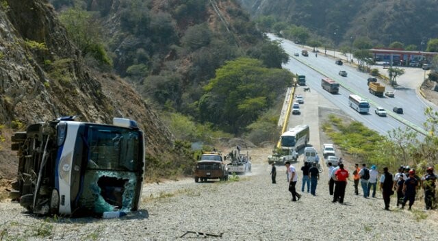 Arjantin&#039;de otobüs kazası: 15 kişi öldü