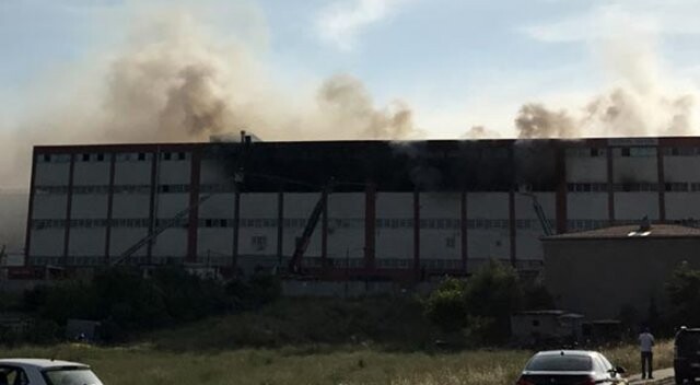 Arnavutköy&#039;de fabrika yangını
