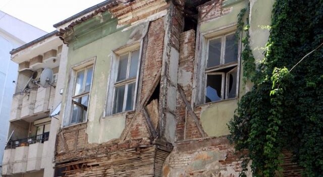 Balıkesir&#039;de deprem sonrası bazı evler hasar gördü