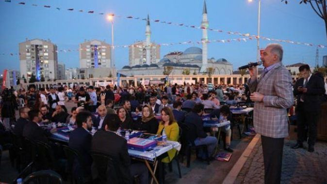 Başakşehir’de 20 bin vatandaşı buluşturan iftar