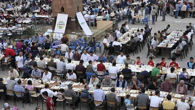 Eruh Belediyesinden 2 bin kişiye iftar