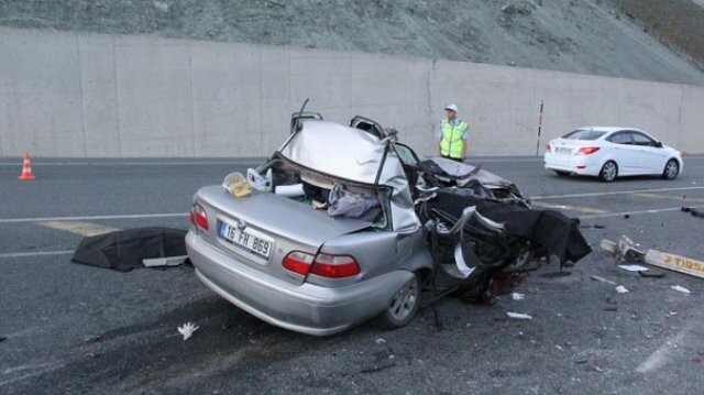 Başbakan Yıldırım&#039;ın güzergahında feci kaza: 5 kişi hayatını kaybetti