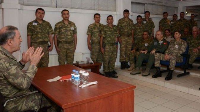 Genelkurmay Başkanı Akar Şırnak&#039;ta askerlere seslendi