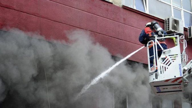İstanbul’da iplik dokuma fabrikasında yangın