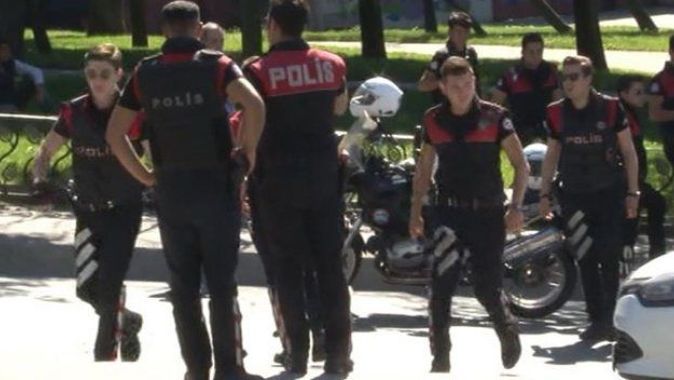Kasımpaşa’da motosikletli polisler kaza yaptı, yaralananlar var