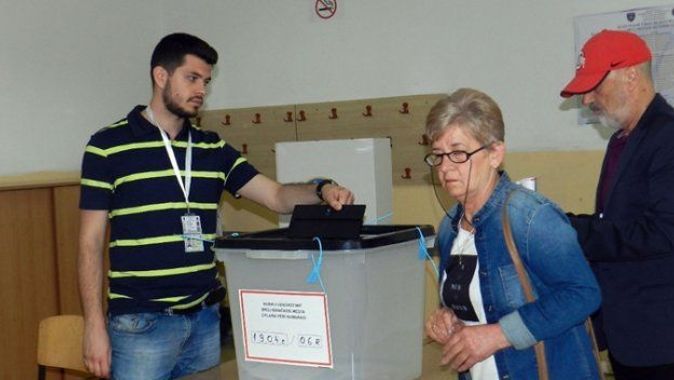 Kosova erken seçim için sandık başında