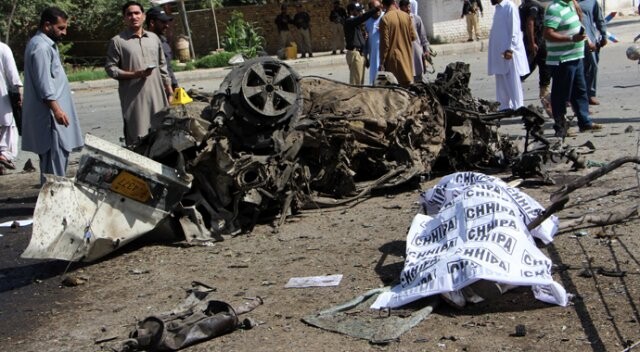 Pakistan’da bombalı saldırı: Çok sayıda ölü var