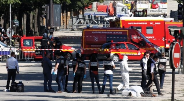 Paris&#039;te polis aracına saldıran şüpheli öldürüldü
