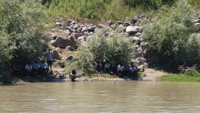 Sakarya Nehri&#039;nde kaybolan Suriyeli genç aranıyor