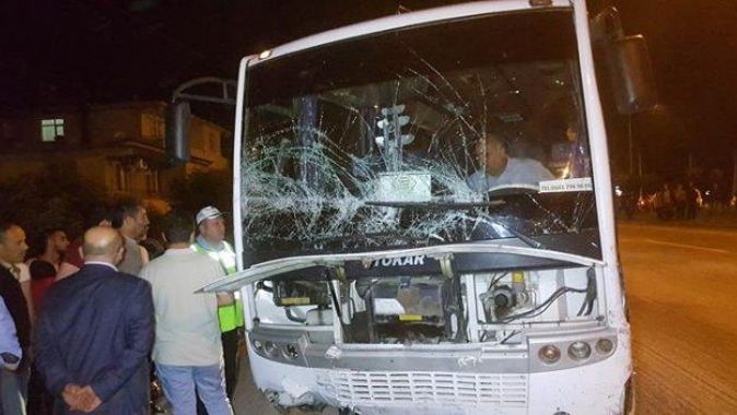 Servis otobüsü kamyonetle çarpıştı: 5 ölü