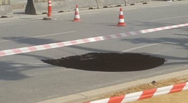 Beşiktaş&#039;ta metro çalışmaları sırasında yol çöktü