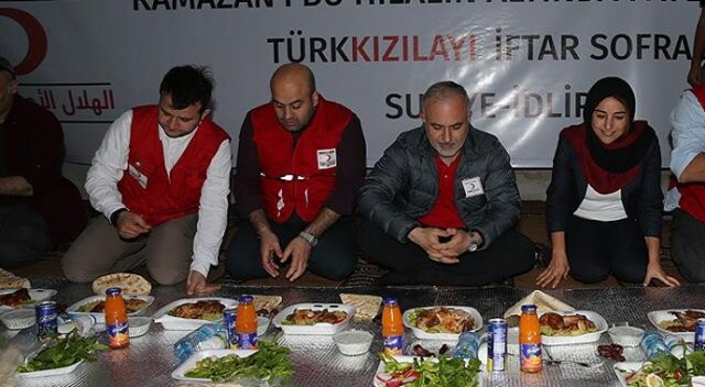Türk Kızılayı Genel Başkanı Kınık iftarını Suriye&#039;de yaptı
