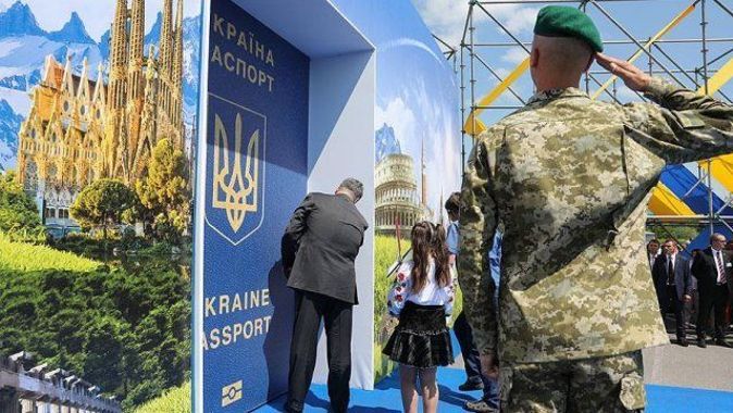 Ukrayna Devlet Başkanı Poroşenko AB&#039;nin kapısını açtı