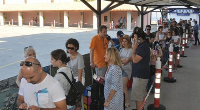 Yunan adalarına tatilci akını! Deprem bile Türk tatilcilerin durduramadı…