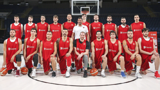 12 Dev Adam, Eurobasket 2017&#039;ye hazırlanıyor