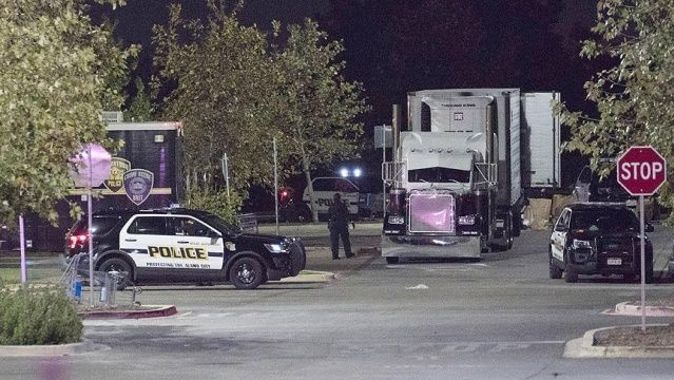 ABD&#039;de kamyon kasasında 8 kişinin cesedi bulundu