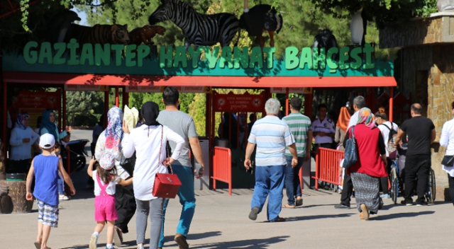 Avrupa’nın en büyük 3. hayvanat bahçesine ziyaretçi akını