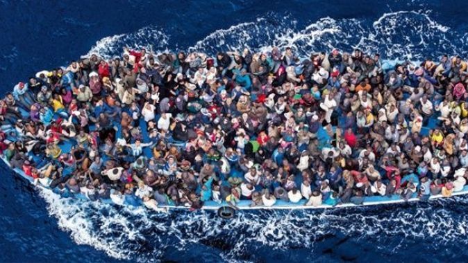 Çeşme&#039;de mülteci botu battı: 5 çocuk, 2 kadın hayatını kaybetti