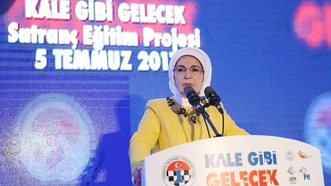 Emine Erdoğan: Gençlerimiz tüm hamlelere şah mat diyebilen bir ufukla yetişecek