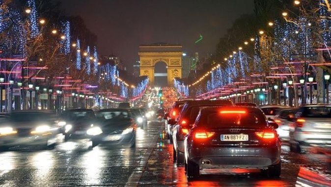 Fransa&#039;da dizel ve benzinli motorlu araçlar 2040 yılına kadar kalkıyor