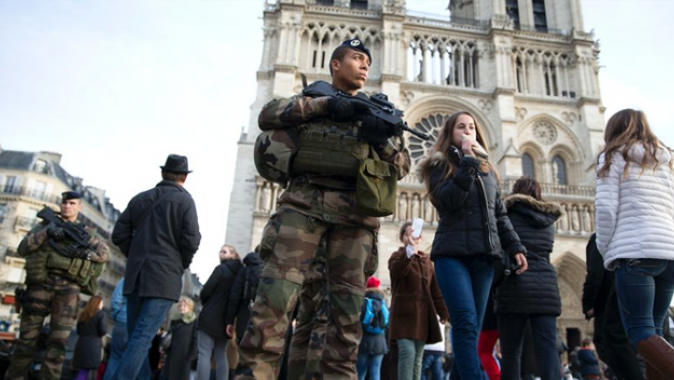 Fransa&#039;da yeni terörle mücadele kanun tasarısı onaylandı