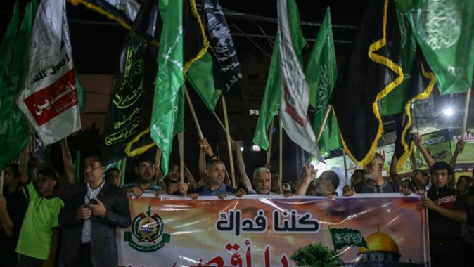 Gazze ve Batı Şeria&#039;da yüzlerce kişi Mescid-i Aksa için toplandı