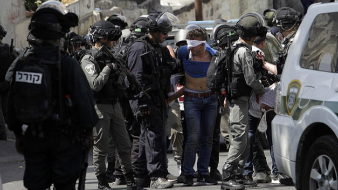 İsrail askerleri 23 Filistinliyi gözaltına aldı