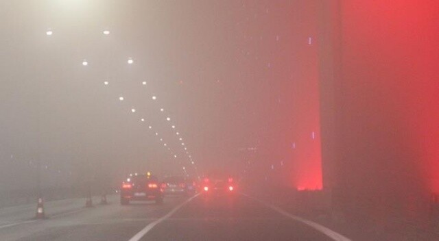 İstanbul&#039;da sis etkili oluyor, seferler iptal