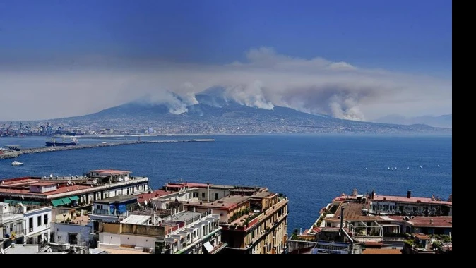 İtalya orman yangınlarıyla boğuşuyor