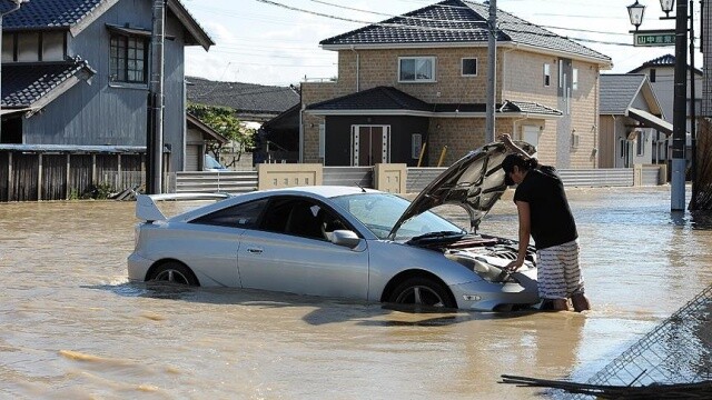 Japonya şiddetli yağışlarla boğuşuyor