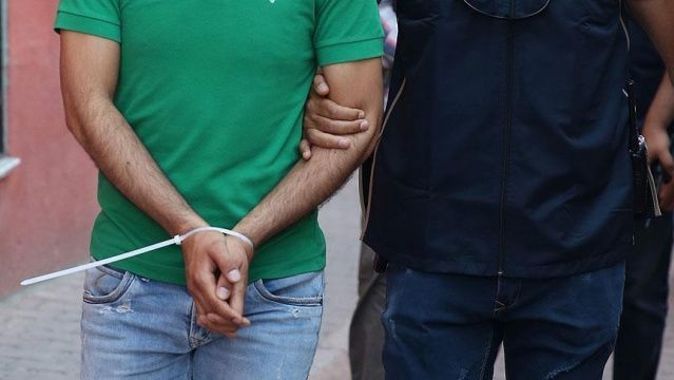 Konya&#039;da 10 rütbeli asker tutuklandı