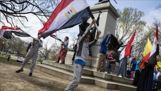 Mısır&#039;da insanlar gözaltına alınma korkusundan protestolara katılmıyor