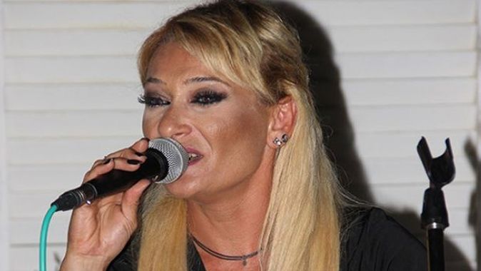 Şarkıcı Zeynep İstanbul&#039;u terk etti