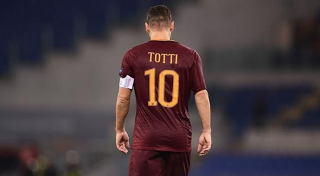 Totti yönetici olarak devam edecek