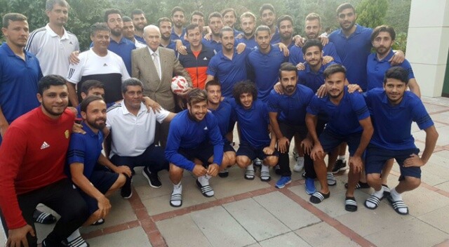 Bahçeli, Osmaniyespor FK kampını ziyaret etti