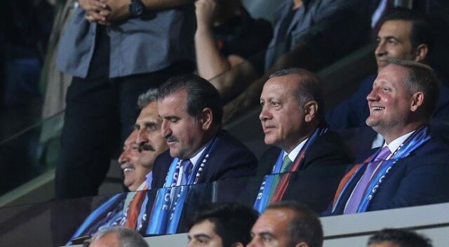 Bakan Bak: Türk futbolu için önemli bir geceydi