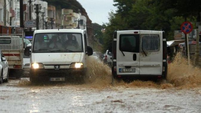 Bursa Karacabey böyle yağış görmedi