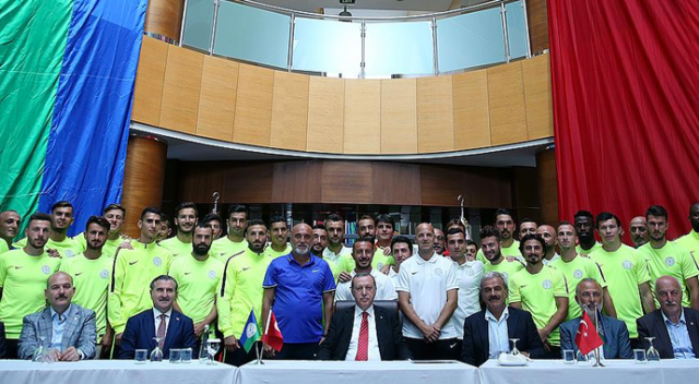 Cumhurbaşkanı Erdoğan&#039;dan Çaykur Rizespor&#039;a ziyaret