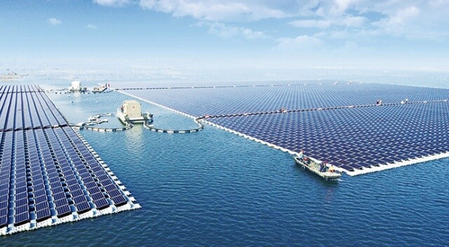 Dünya enerji sektöründe yeni trend, yüzen güneş paneli tarlaları