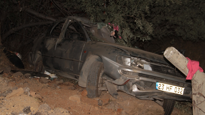 Elâzığ&#039;daki feci kazada baba-oğul öldü, anne-kız yaralandı