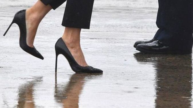 First Lady felaket bölgesine topuklu ayakkabı ile gitti