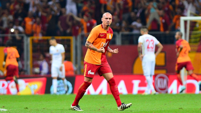 Galatasaraylılar takımlarını yalnız bırakmadı!