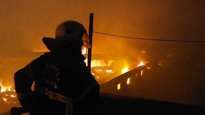 Gaziantep&#039;te dev fabrika alev alev yanıyor...