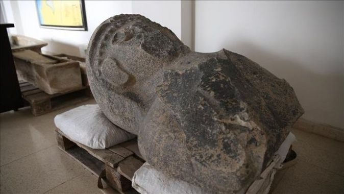 Hatay&#039;da 3 bin yıllık kadın heykeli bulundu
