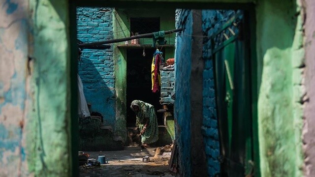 Hintli kadın evlerine tuvalet yaptırmayan kocasını boşadı
