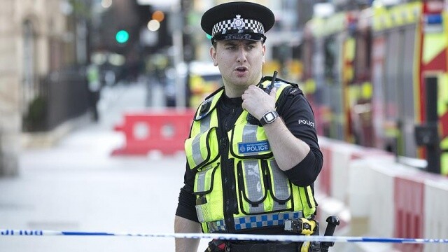 İngiltere&#039;de polise yönelik saldırıya ilişkin bir kişi gözaltına alındı