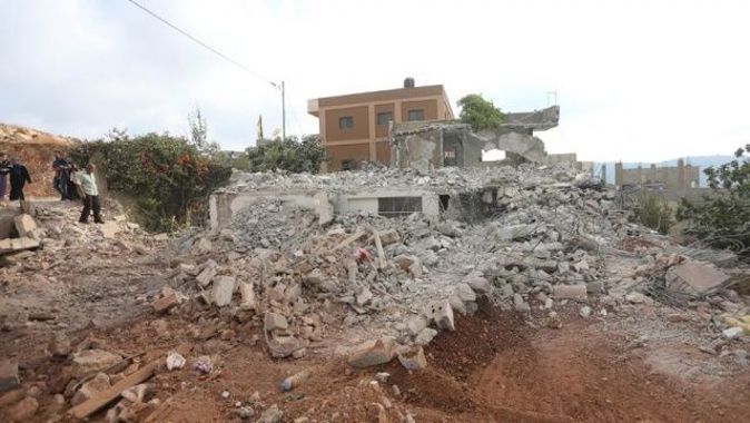 İsrail, Filistinlilere ait 3 evi yıktı