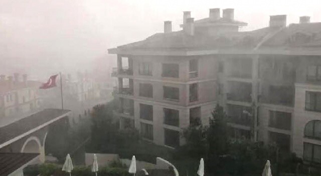 İstanbul&#039;da sağanak yağış ve dolu başladı